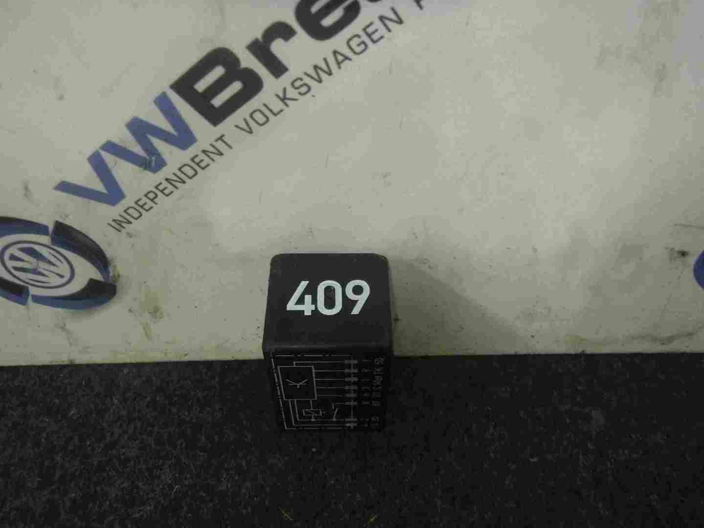 Volkswagen Black Fuel Pump Relay 1J0906383