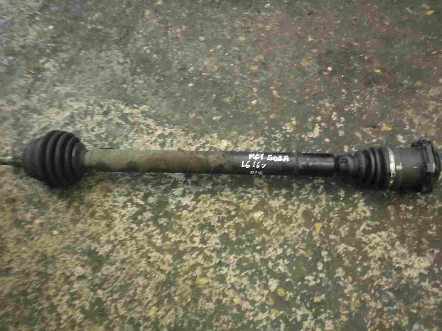 Volkswagen Bora 1998-2005 1.6 16v Drivers OSF Front Driveshaft