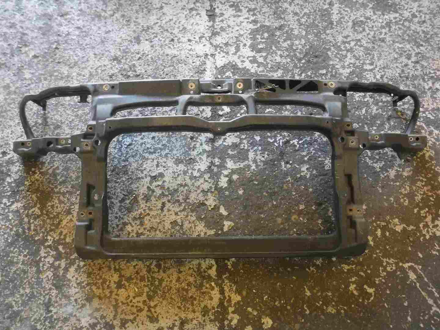 Volkswagen Bora 1998-2005 Front Slam Panel Bonnet Rest