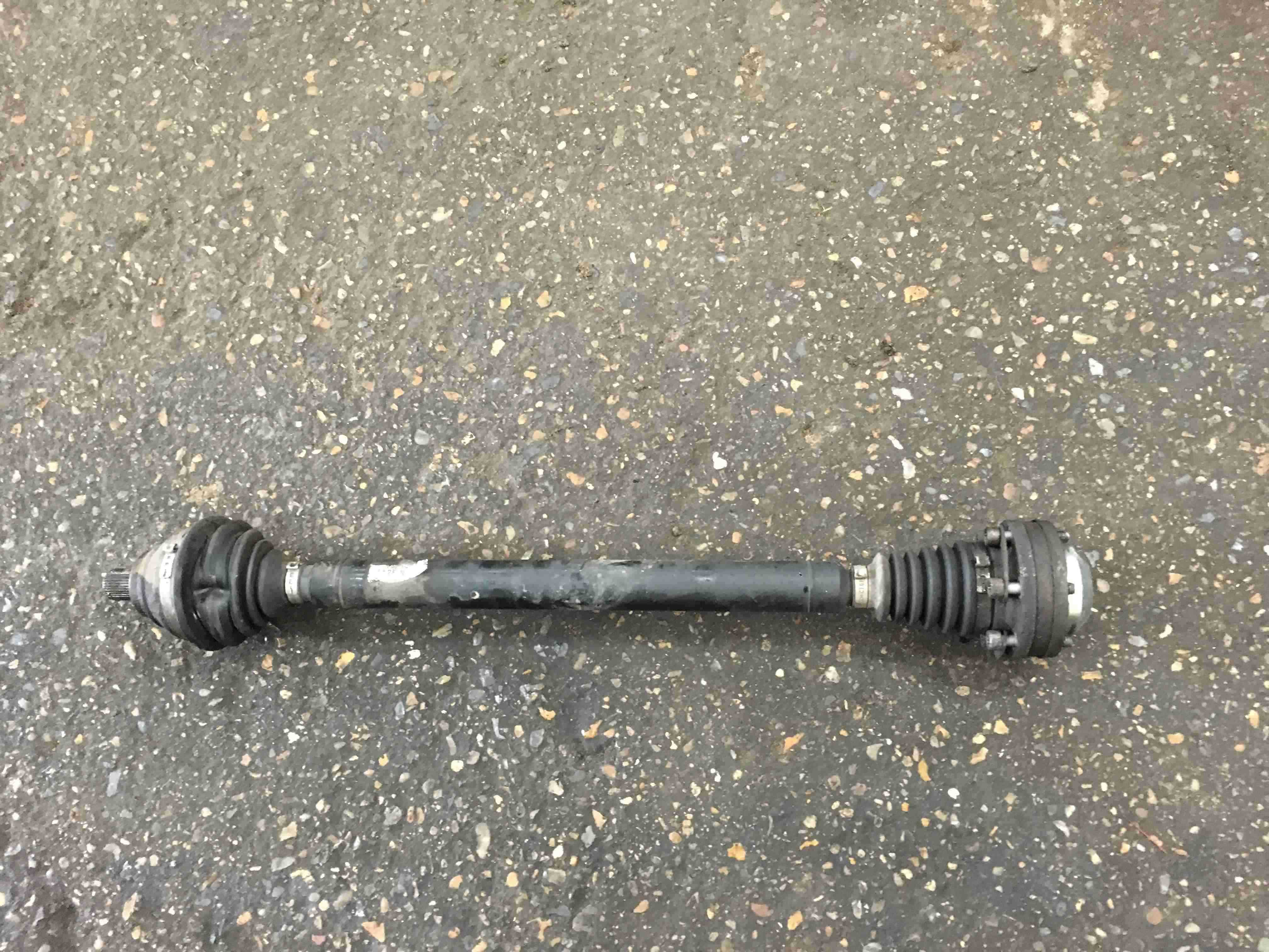 Volkswagen Caddy 2004-2010 1.9 TDI Drivers OSF Front Drive Shaft 2K0407272E