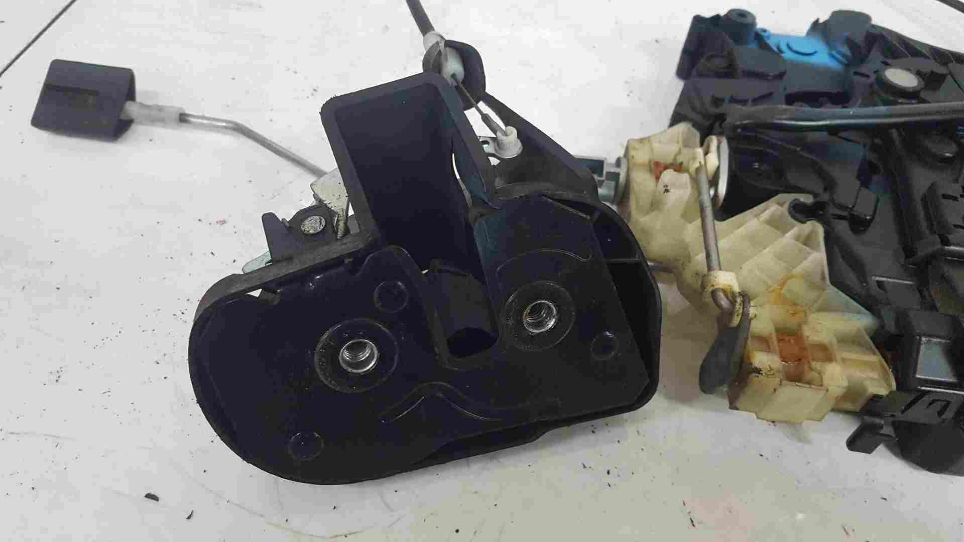Volkswagen Caddy 2004-2010 Passenger Ns Sliding Door Lock Mechanism 2K0843653g