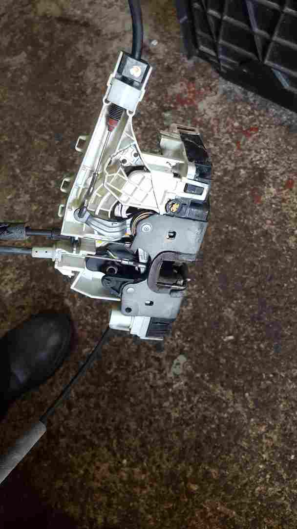 Volkswagen Crafter 2006-2010 Passenger NSR Sliding Door Lock Mechanism