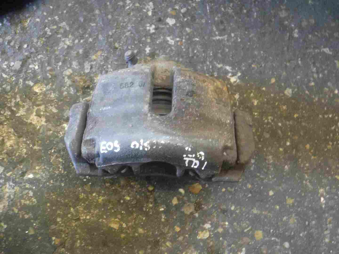 Volkswagen EOS 2005-2016 2.0 TDi Drivers OSF Front Brake Caliper