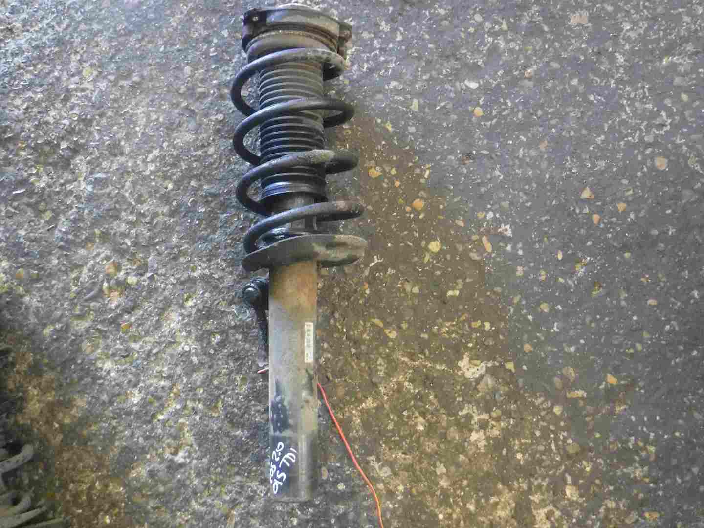 Volkswagen EOS 2005-2016 2.0 TDi Drivers OSF Front Spring Strut Leg 1T0413031HM