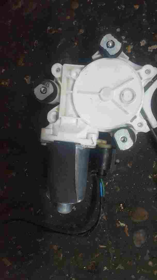Volkswagen Fox 20052011 Drivers OSF Front Window Motor 20 Regulator