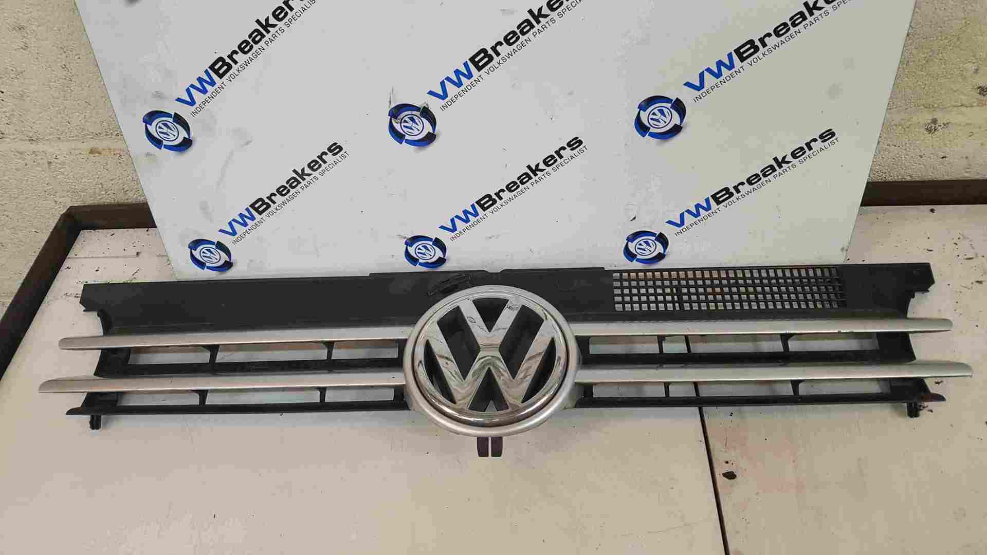 Volkswagen Golf MK4   EST 1997-2004 Front Bumper Grill Insert Silver LA7W