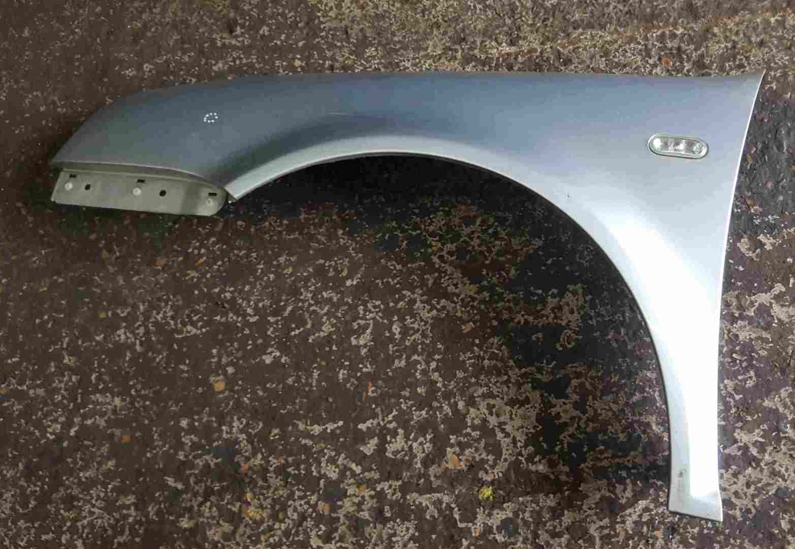 Volkswagen Golf Estate MK4 1997-2004 Passenger NS Wing Silver LA7W