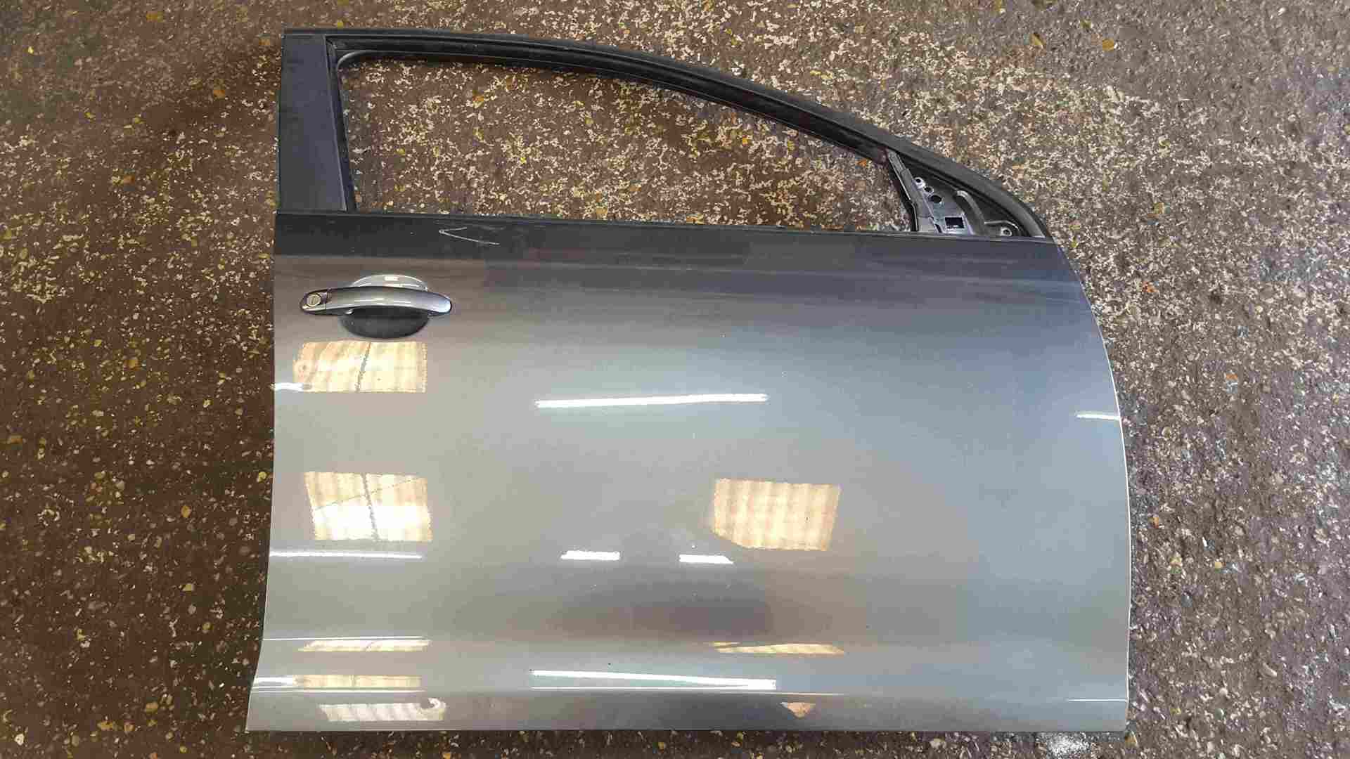 Volkswagen Golf Estate MK5 2003-2009 Drivers OSF Front Door Grey LD7X