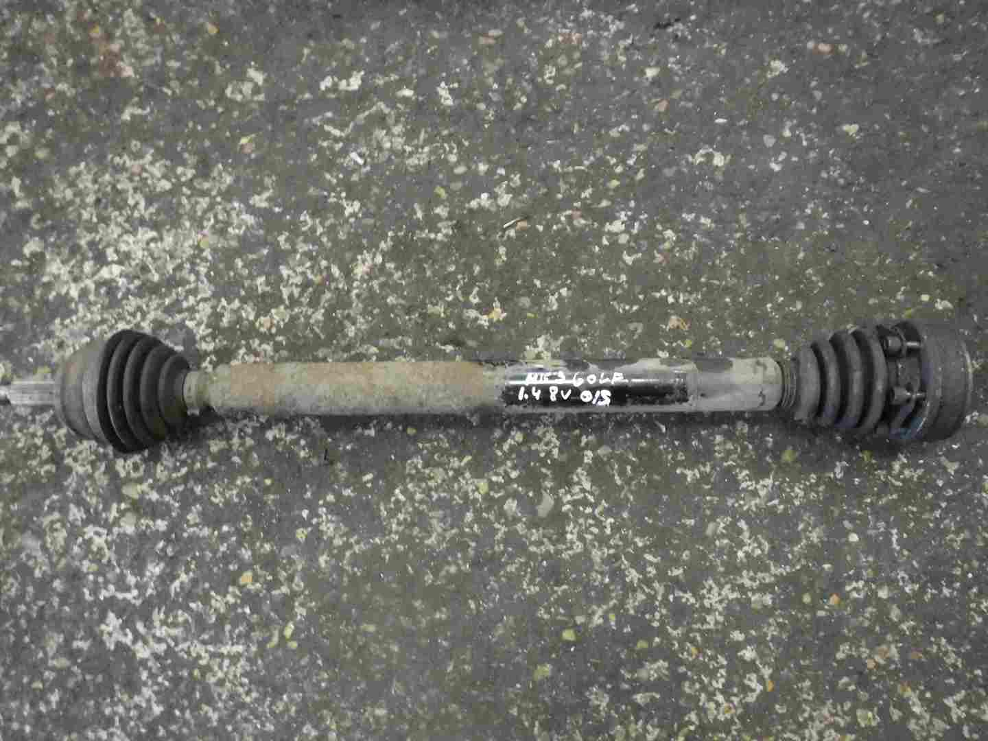 Volkswagen Golf MK3 1991-1999 1.4 8v Drivers OSF Front Driveshaft