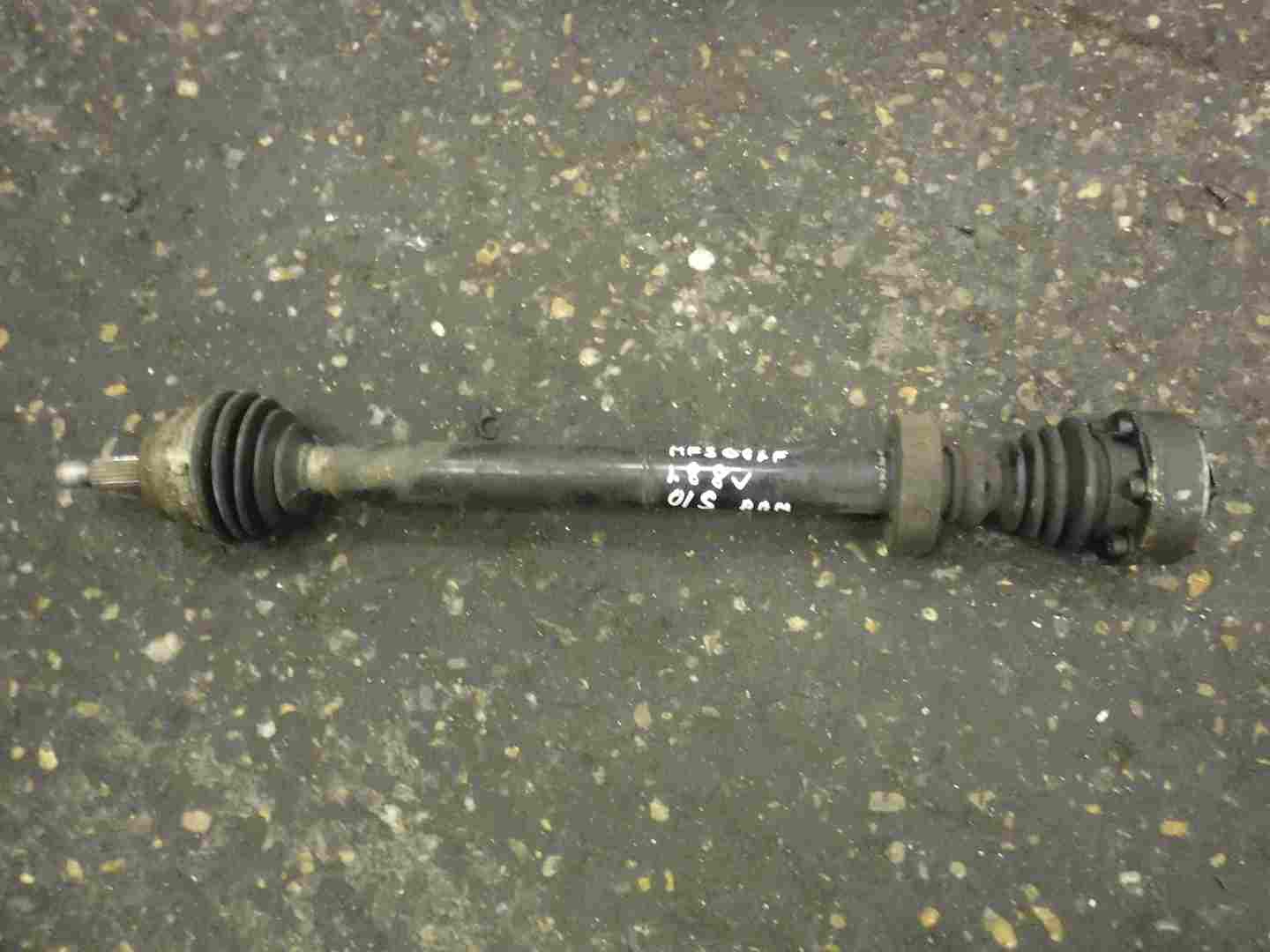 Volkswagen Golf MK3 1991-1999 1.8 8v Drivers OS Front Driveshaft