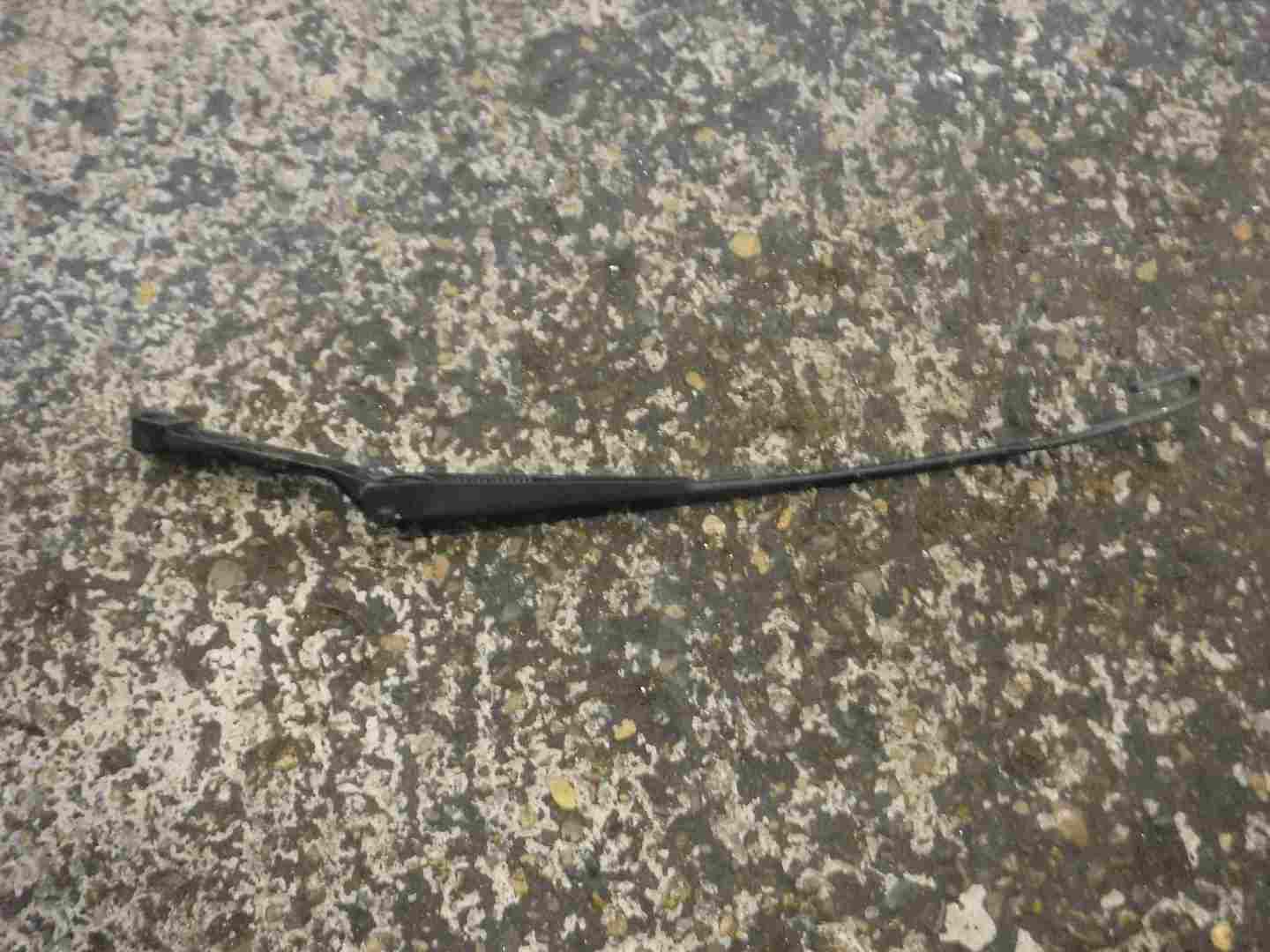 Volkswagen Golf MK3 1991-1999 VR6 Drivers OSF Front Wiper Arm