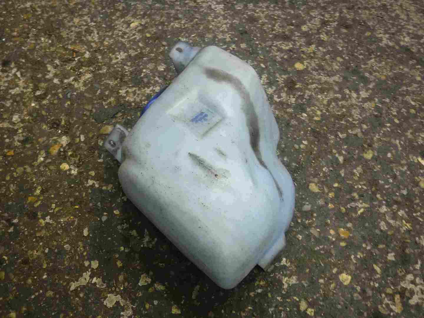 Volkswagen Golf MK3 1991-1999 Windscreen Washer Bottle   Pump 1H0955453
