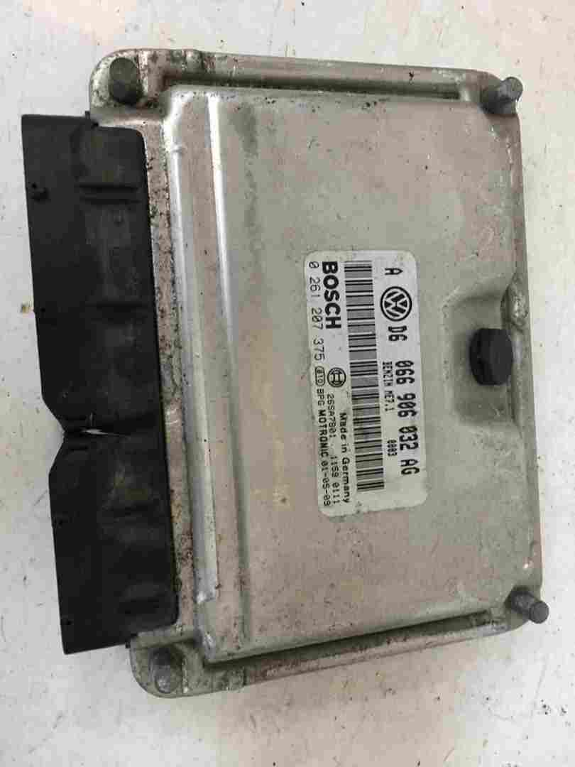 Volkswagen Golf MK4 1997-2004 2.3 V5 Engine Control Unit ECU Computer