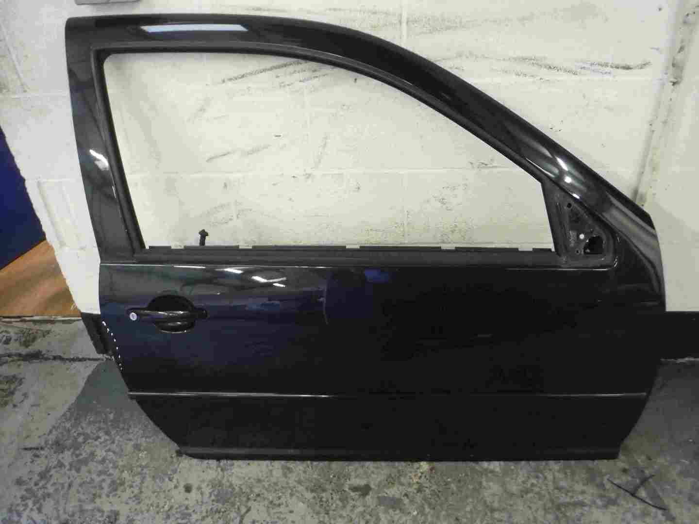 Volkswagen Golf MK4 1997-2004 Drivers OSF Front Door Black LC9Z 3dr
