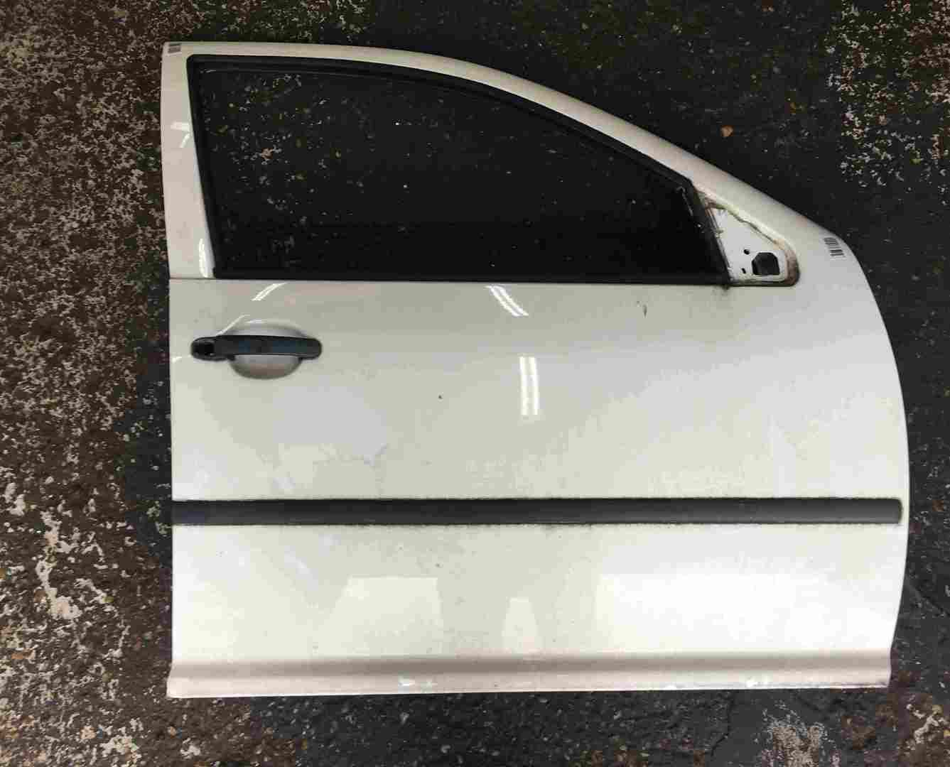 Volkswagen Golf MK4 1997-2004 Drivers OSF Front Door White LB9A
