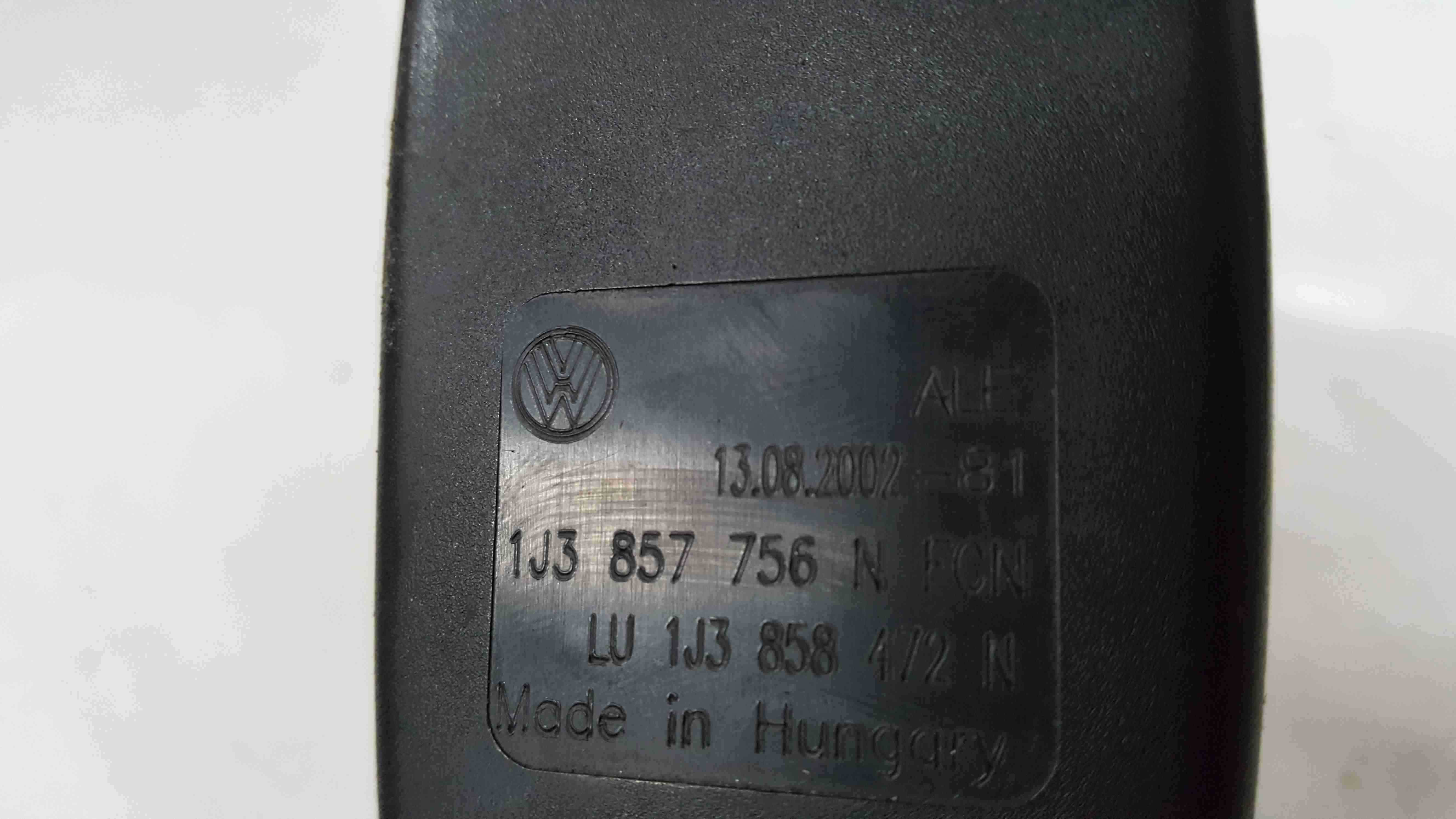 Volkswagen Golf MK4 1997-2004 Drivers OSF Front Seat Belt Buckle Clip 1J3857756N