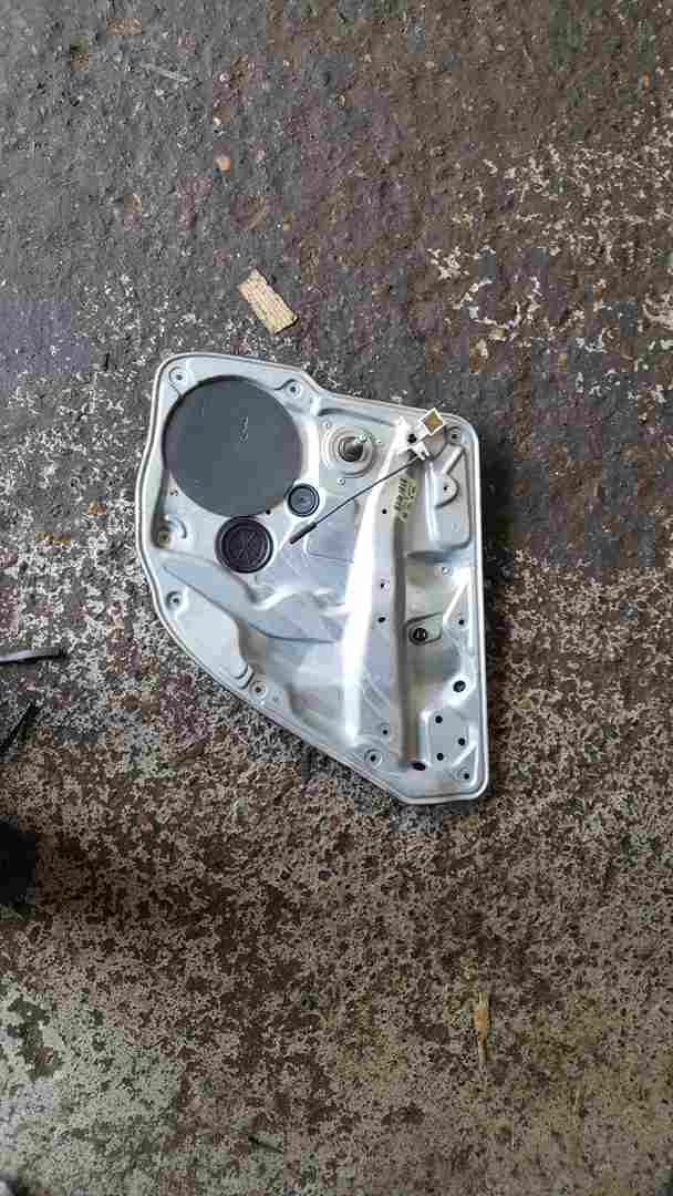 Volkswagen Golf MK4 1997-2004 Drivers OSR Rear Window Regulator 1J4839730D