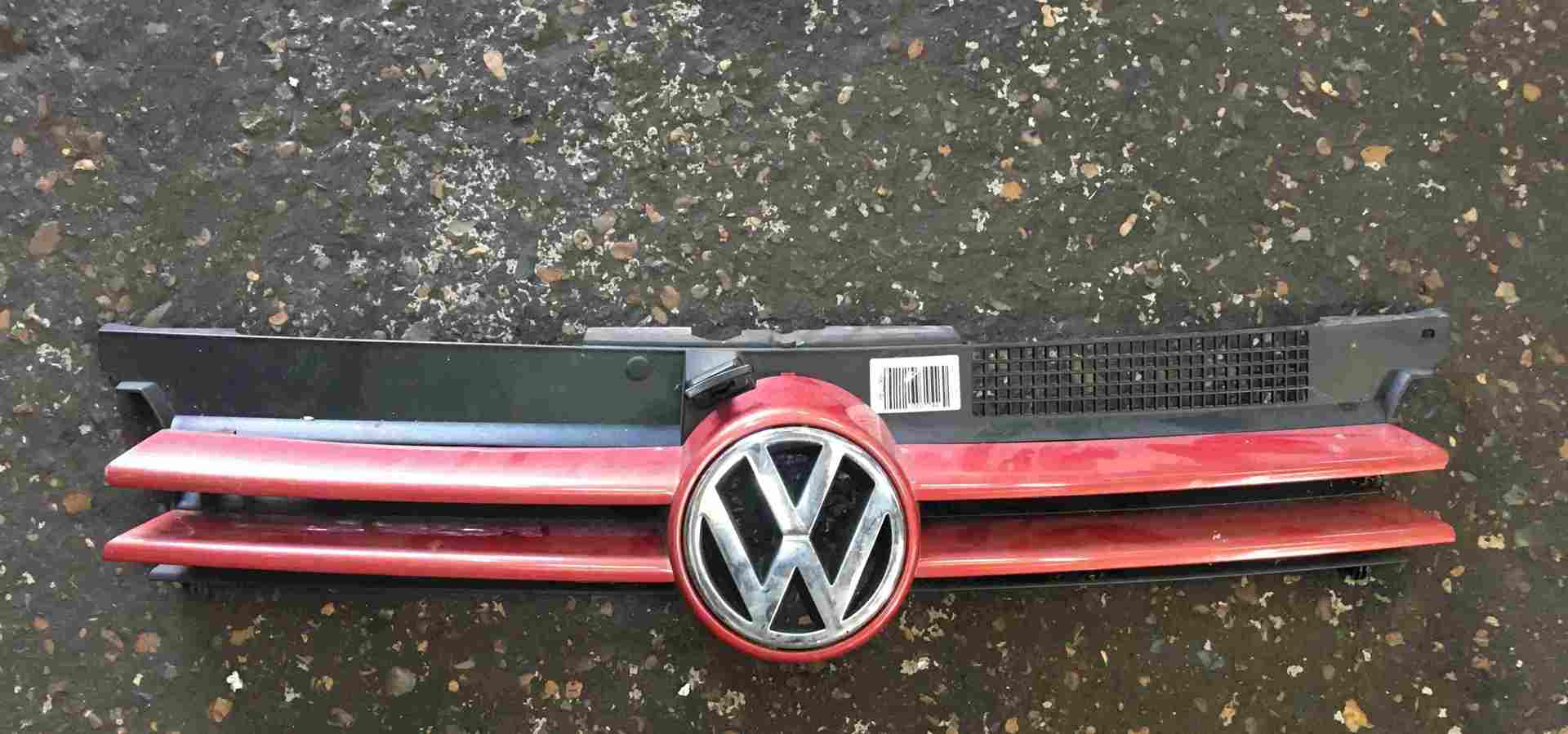 Volkswagen Golf MK4 1997-2004 Front Bumper Grill Badge Insert Red LC3X