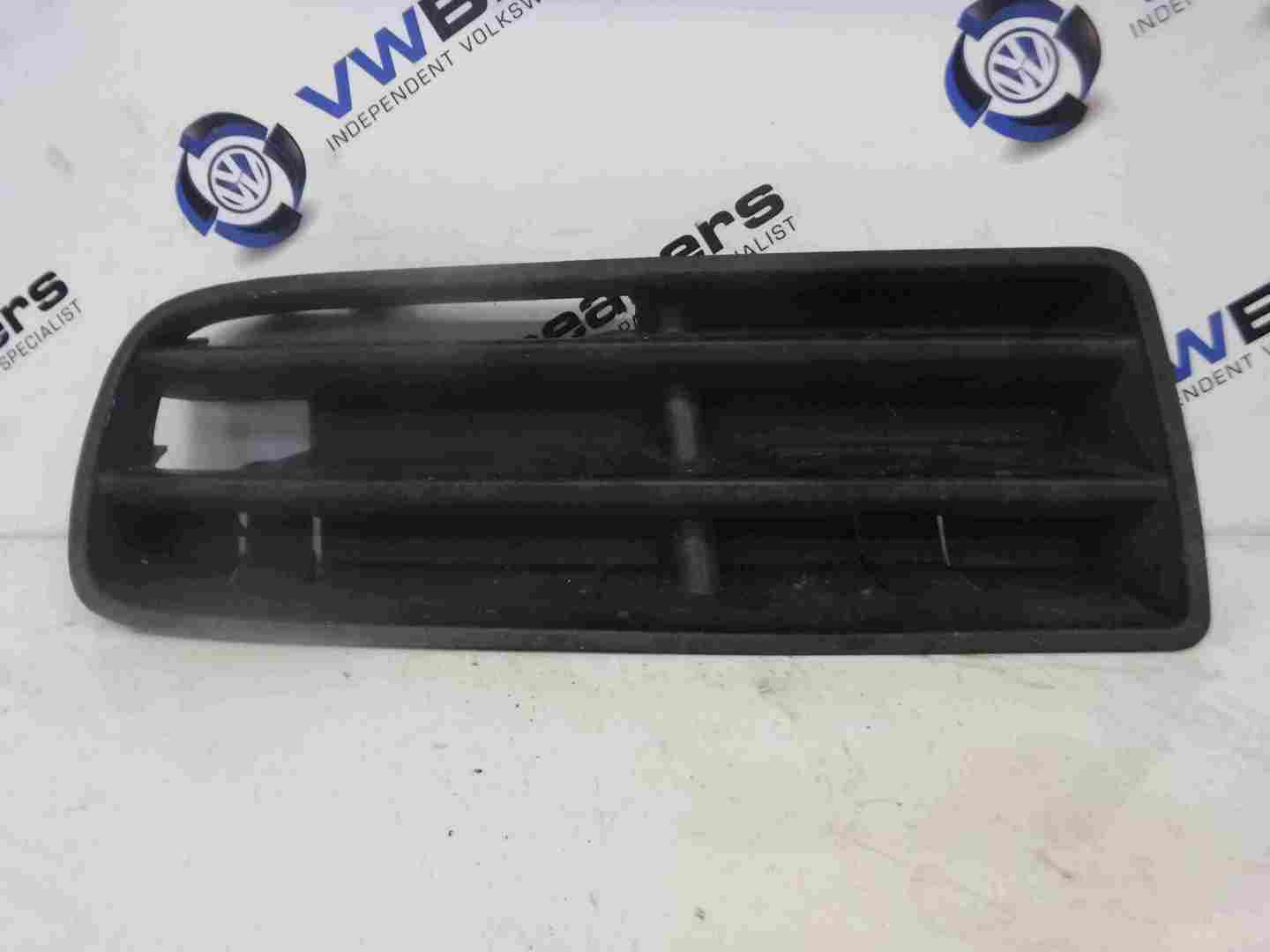 Volkswagen Golf MK4 1997-2004 Passenger NSF Bumper Fog Light Insert Grill