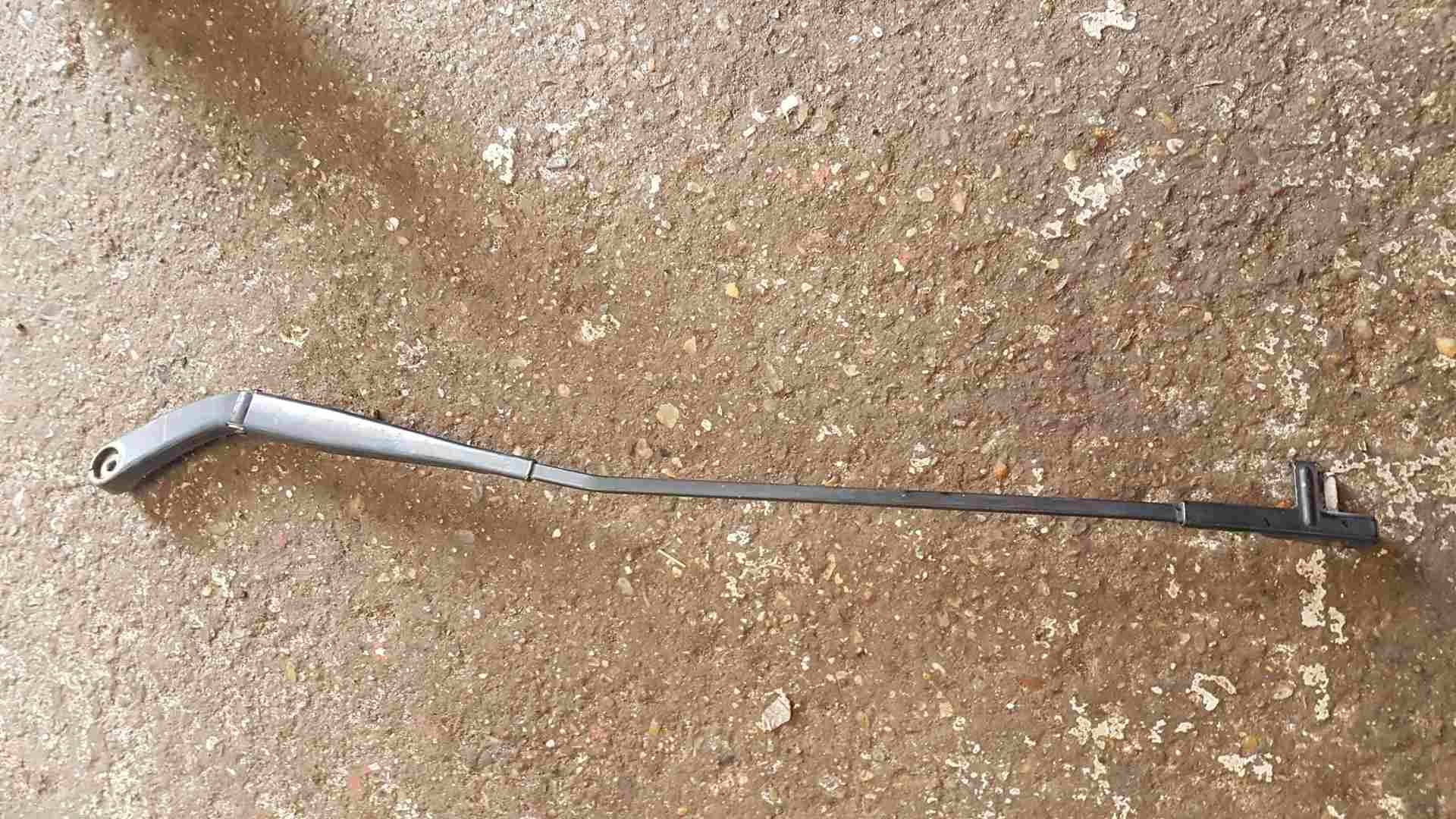 Volkswagen Golf MK4 1997-2004 Passenger NSF Front Windscreen Wiper ARM