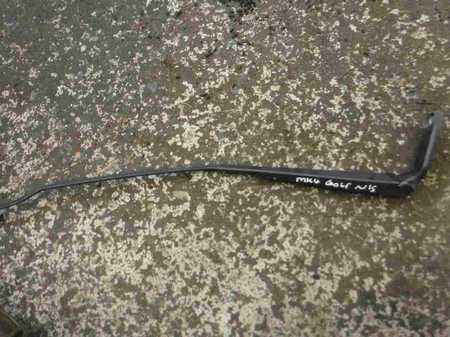 Volkswagen Golf MK4 1997-2004 Passenger NSF Front Windscreen Wiper ARM Hook END