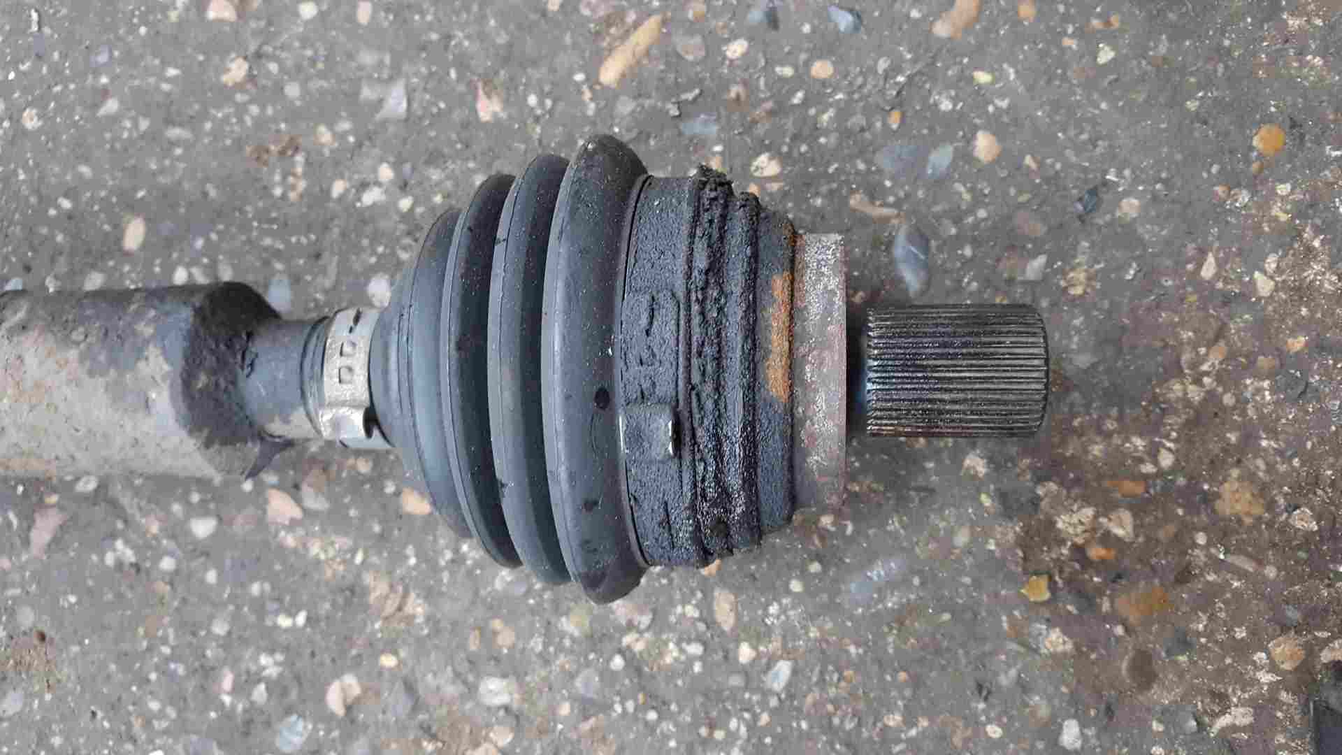 Volkswagen Golf MK5 2003-2009 1.4 FSi Drivers OSF Front Driveshaft BKG