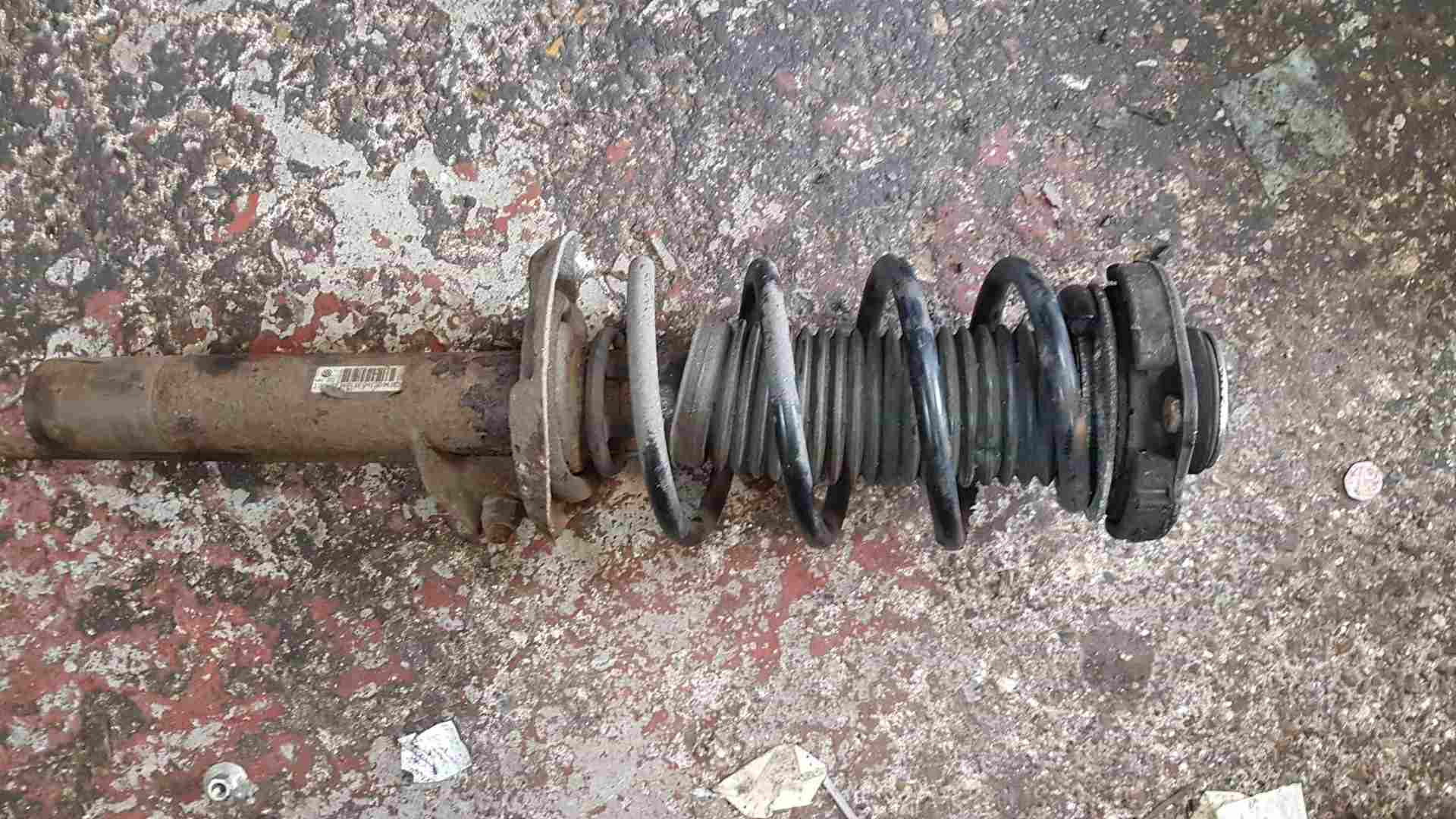 Volkswagen Golf MK5 2003-2009 1.6 FSI Passenger NSF Front Shock Spring LEG