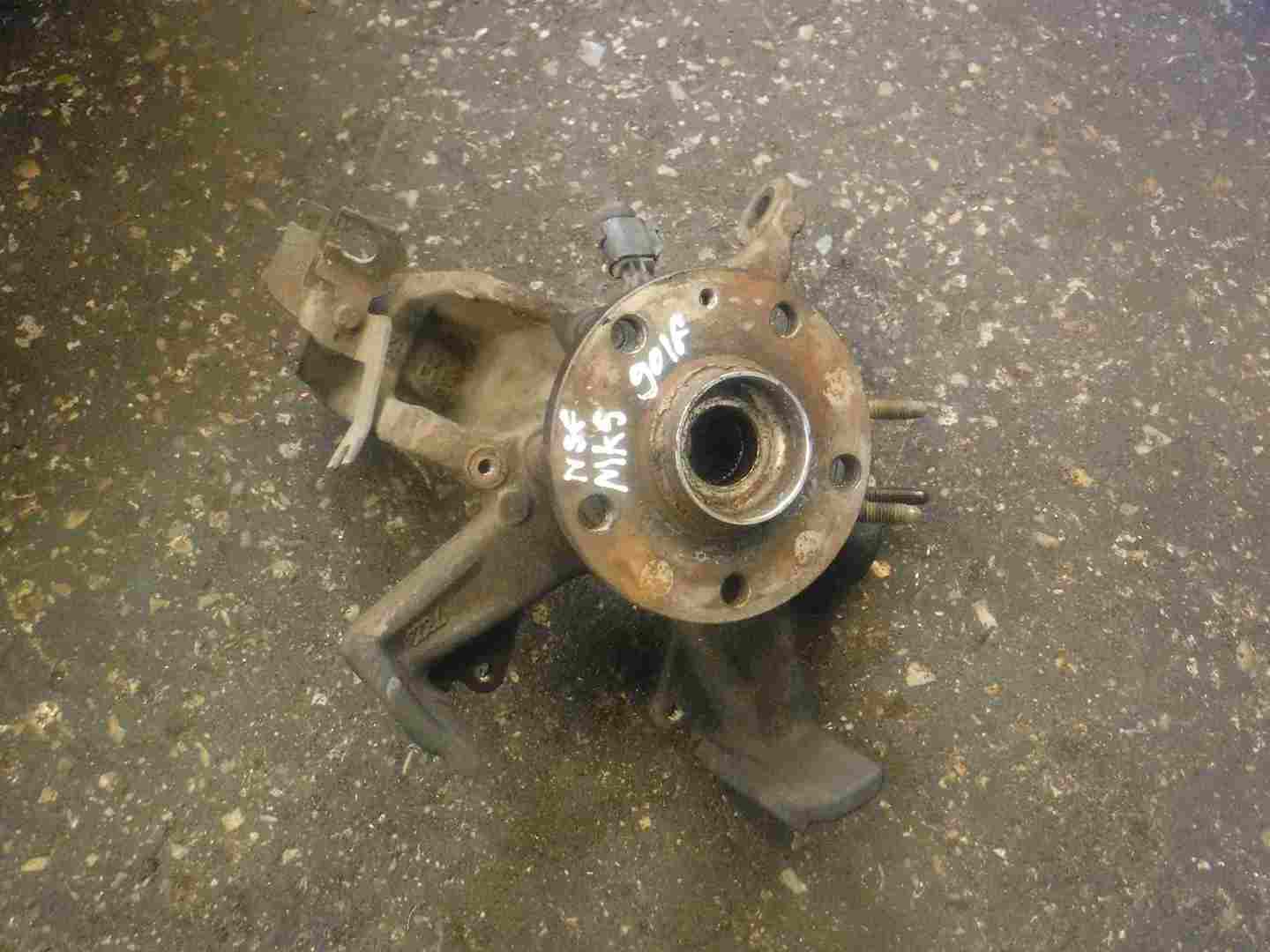 Volkswagen Golf MK5 2003-2009 2.0 TDi Passenger NSF Front Wheel Hub