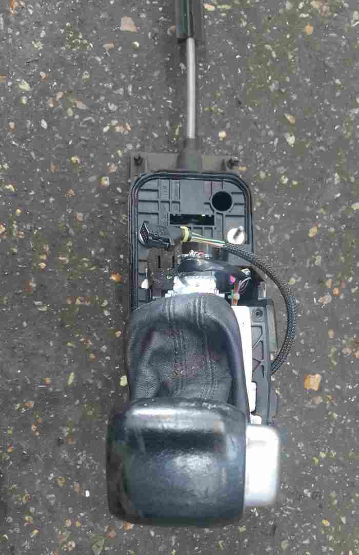 Volkswagen Golf MK5 2003-2009 Automatic Gearstick Mechanism Knob + Cables