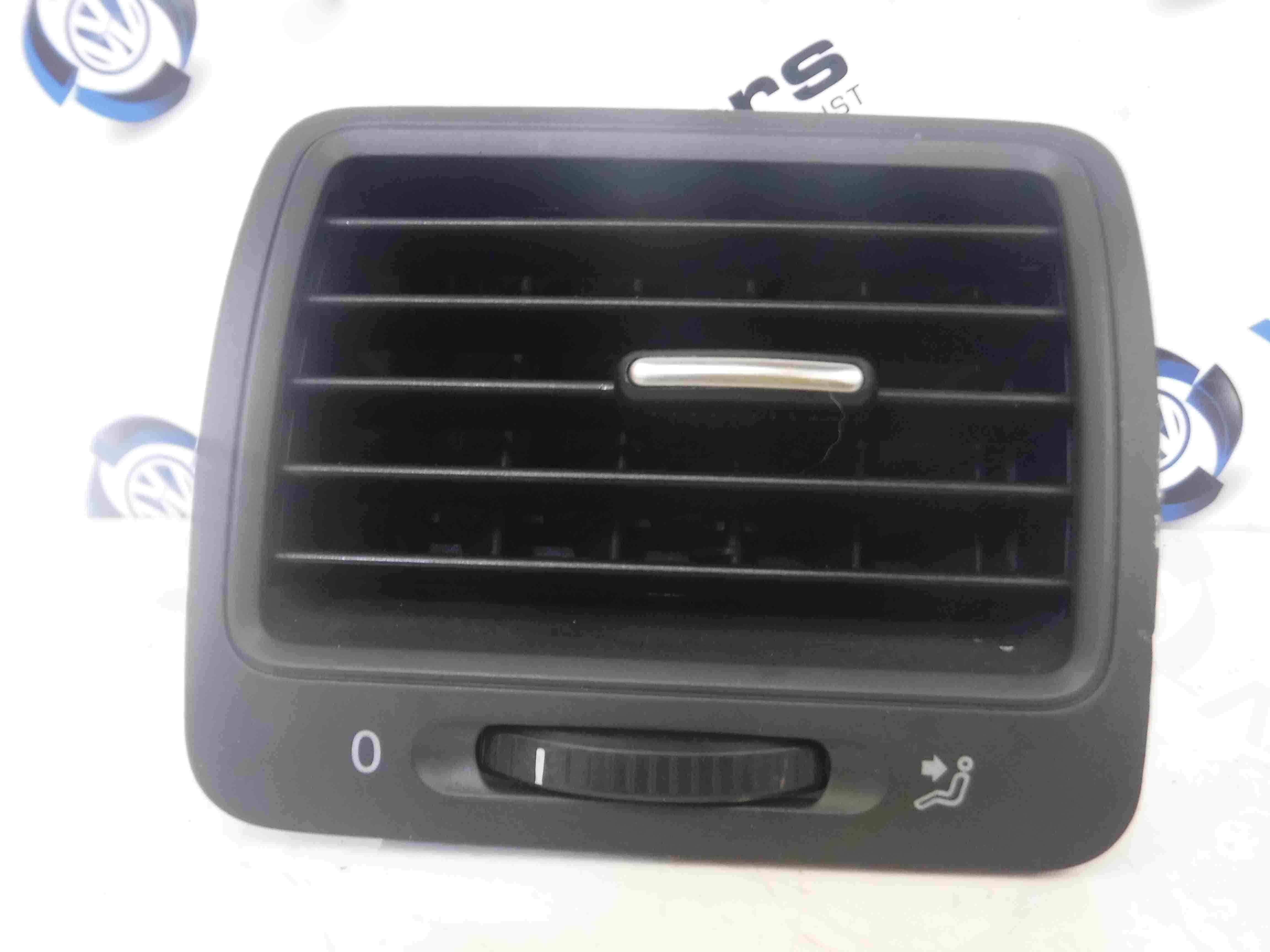 Volkswagen Golf MK5 2003-2009 Drivers OSF Front Heater Vent 1K0819710 1K0819704