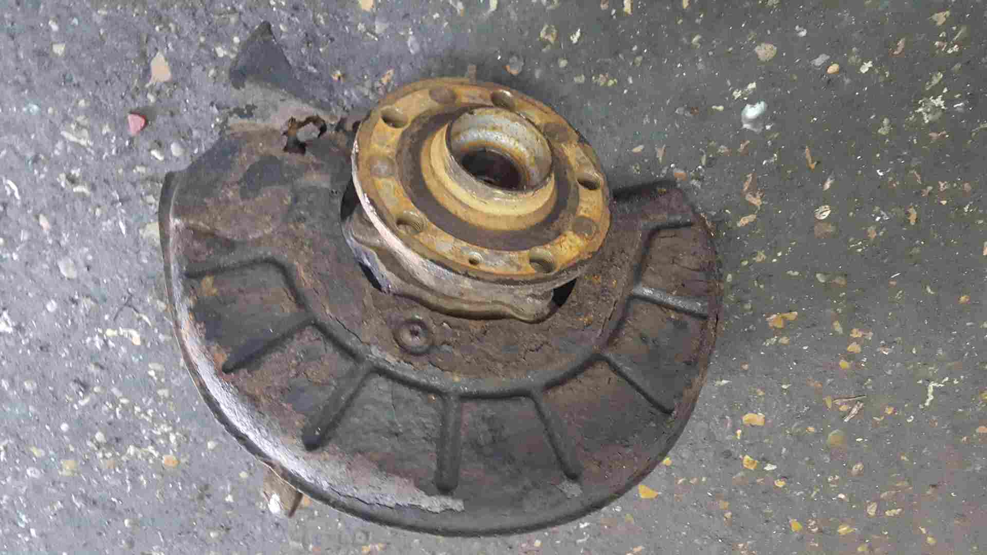 Volkswagen Golf MK5 2003-2009 GTI 2.0 Tfsi Passenger NSF Front Wheel HUB