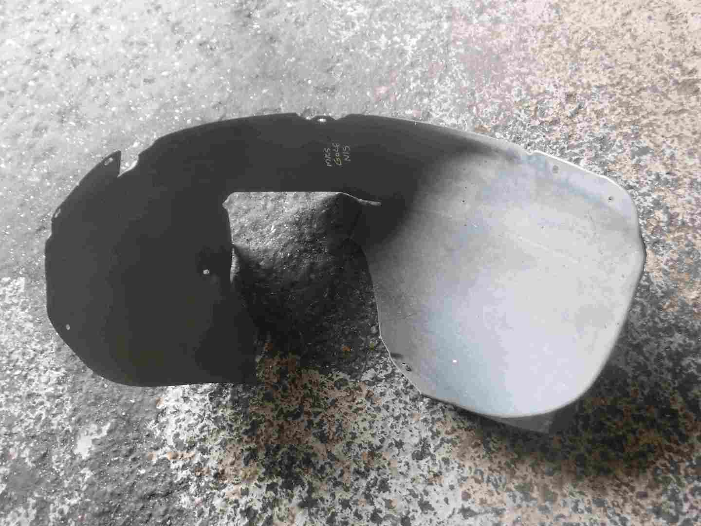 Volkswagen Golf MK5   Golf Plus 2003-2009 Passenger NSF Front Dirt Guard Arch Liner Complete