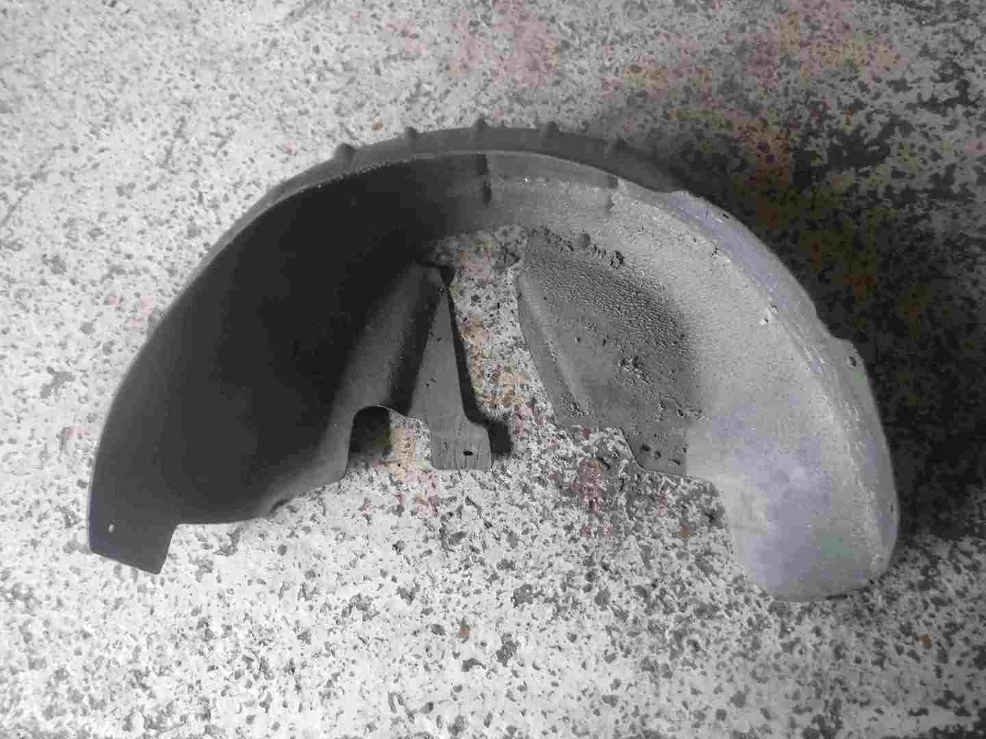 Volkswagen Golf MK5 2003-2009 Passenger NSR Rear Dirt Guard Arch Liner