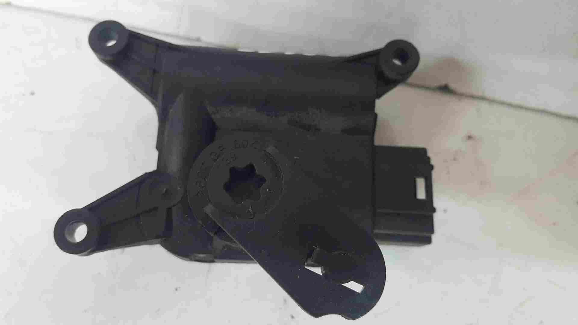 Volkswagen Golf MK5 2009-2012 Dash AIR Heater Vent Flap Motor 1K0907511