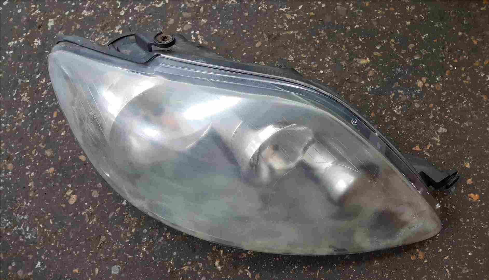 Volkswagen Golf MK5 Plus 2003-2009 Drivers OSF Front Headlight Head Lamp Cloudy