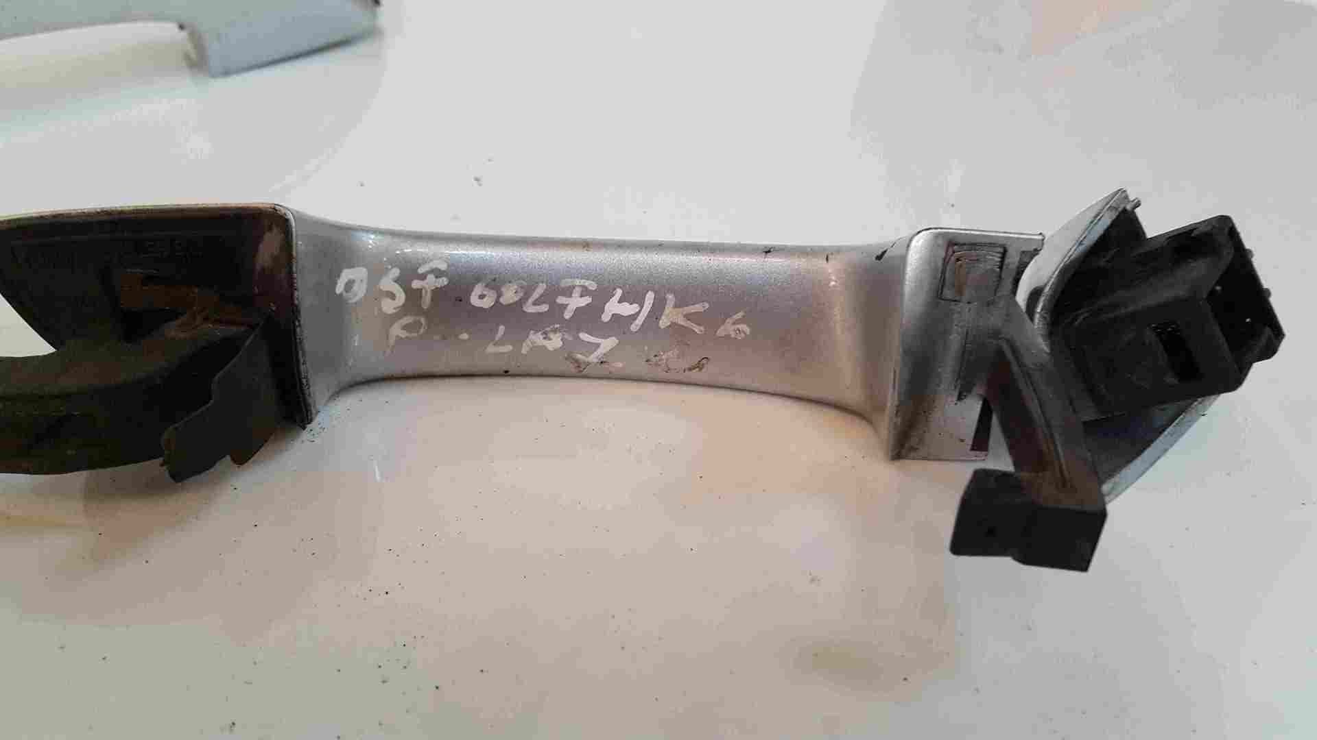 Volkswagen Golf MK6 2009-2012 Drivers OSF Front Door Handle Silver LA7W