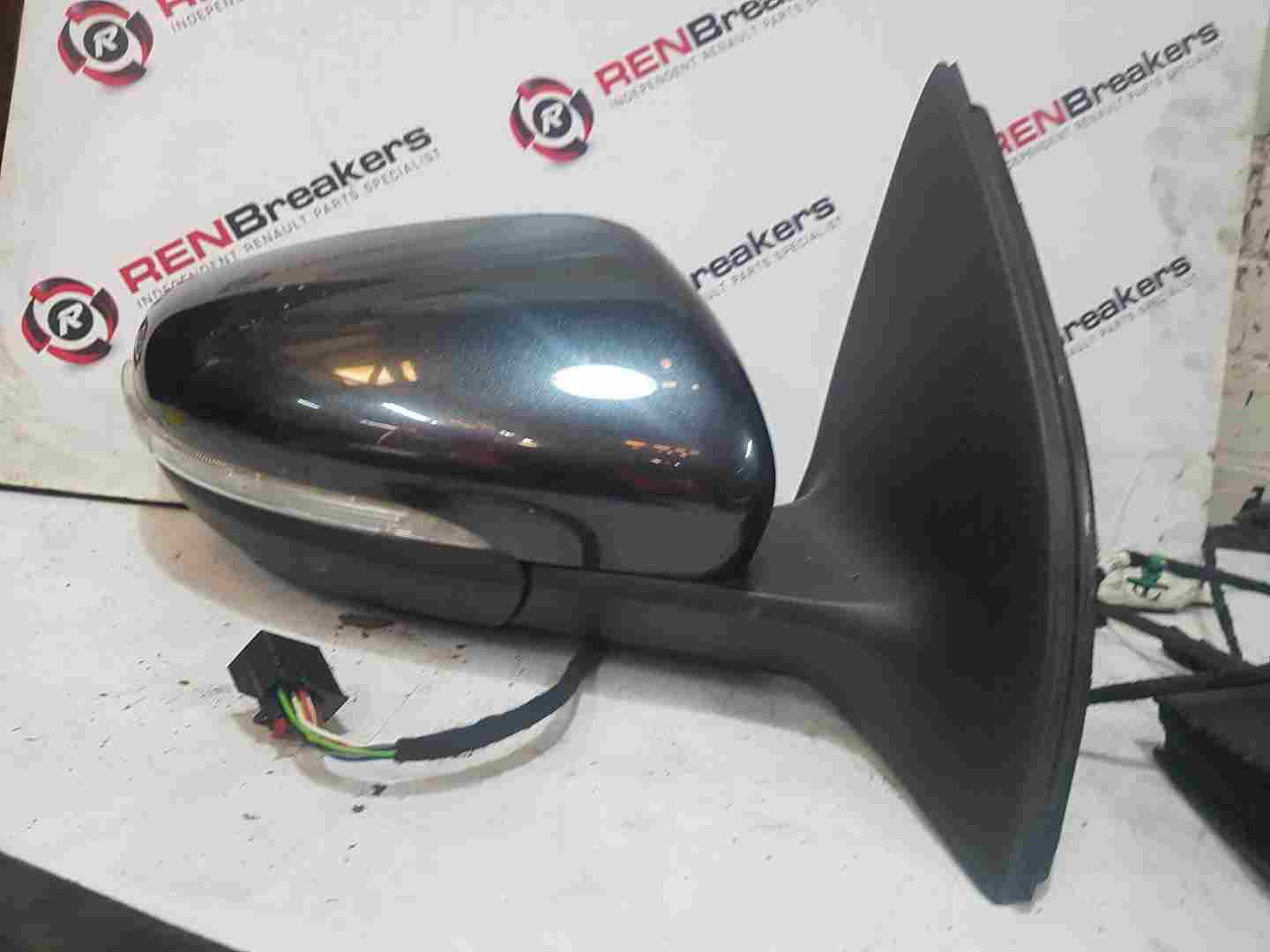 Volkswagen Golf MK6 2009-2012 Drivers OSF Wing Mirror Power Fold Puddle La9w