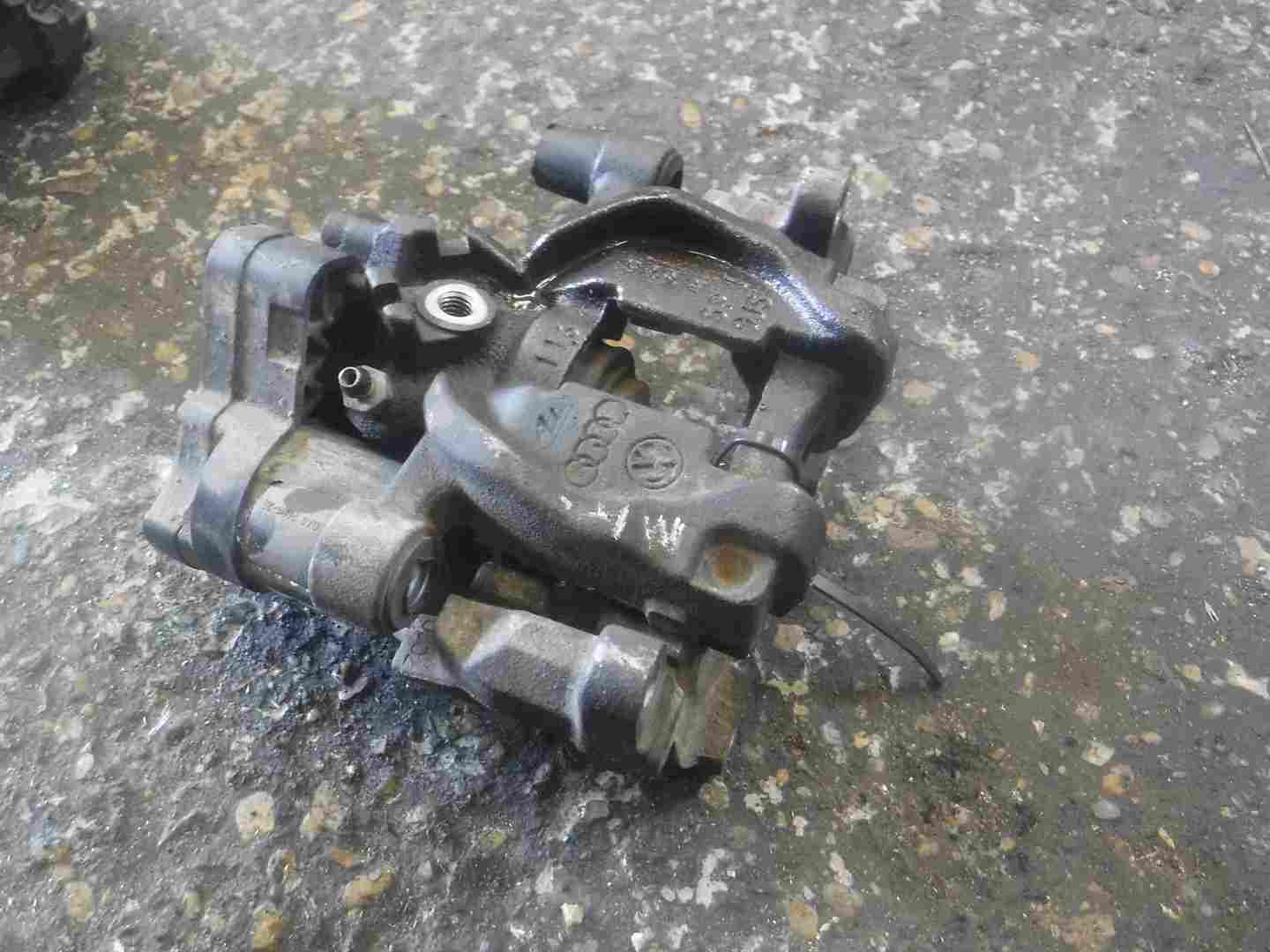 Volkswagen Golf MK7 2012-2017 1.6 TDI Drivers OSR Rear Electric Brake Caliper