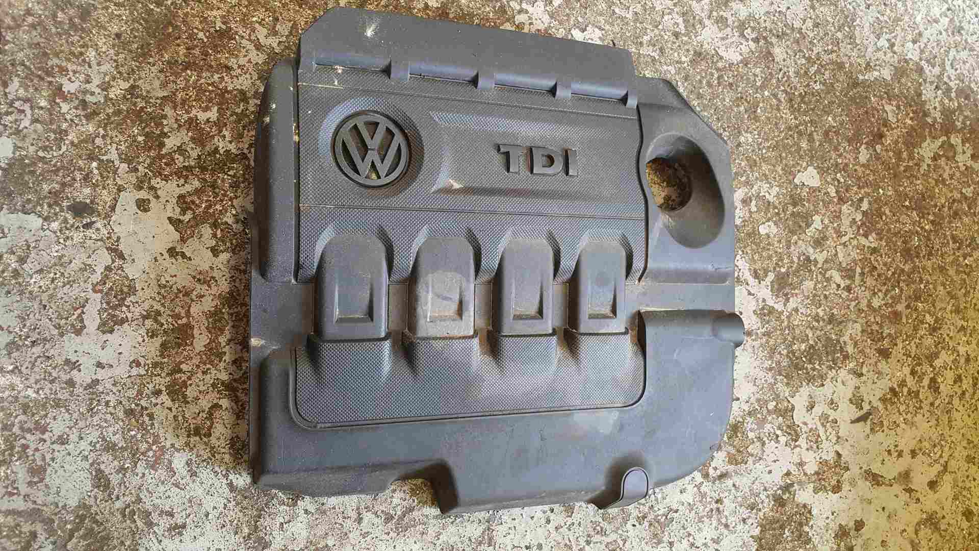 Volkswagen Golf MK7 2012-2017 1.6 TDi Engine Cover Plastic 04L103954T