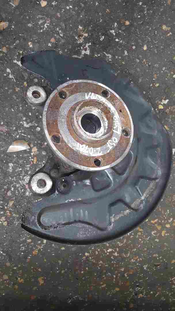 Volkswagen Golf MK7 2012-2017 2.0 TDi Drivers OSF Front Wheel Hub