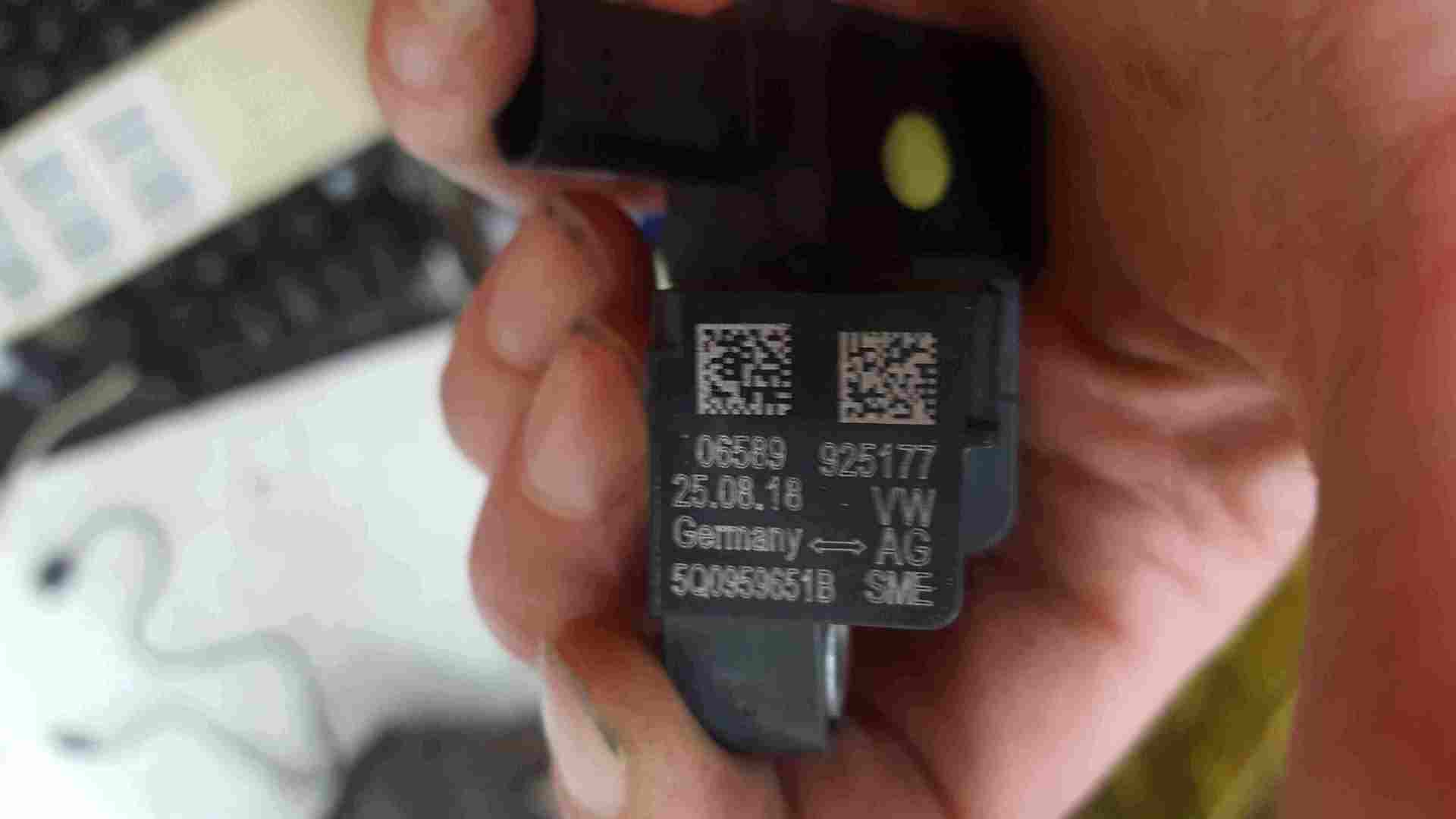 Volkswagen Golf MK7 2017-2020 Impact Airbag Sensor 5Q0959651B