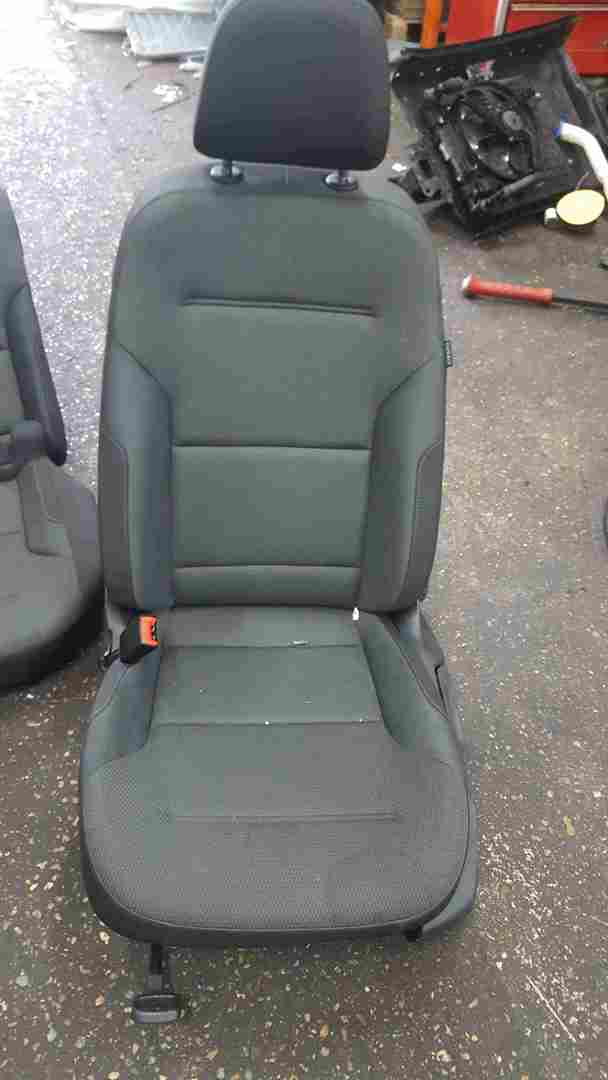 Volkswagen Golf MK7.5 2017-2020 Full Interior Set Seats Chairs Cloth 5dr