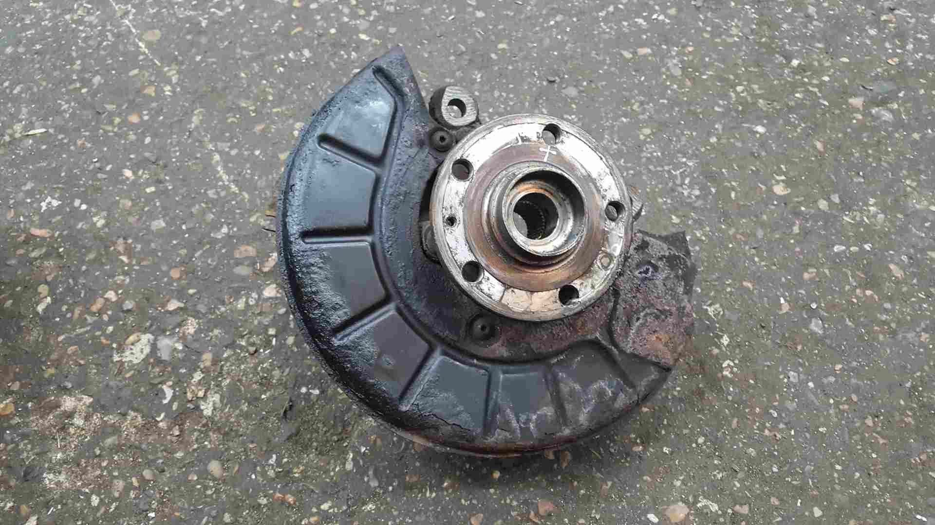 Volkswagen Golf Plus MK5 2003-2009 1.9 TDi Drivers OSF Front Wheel Hub