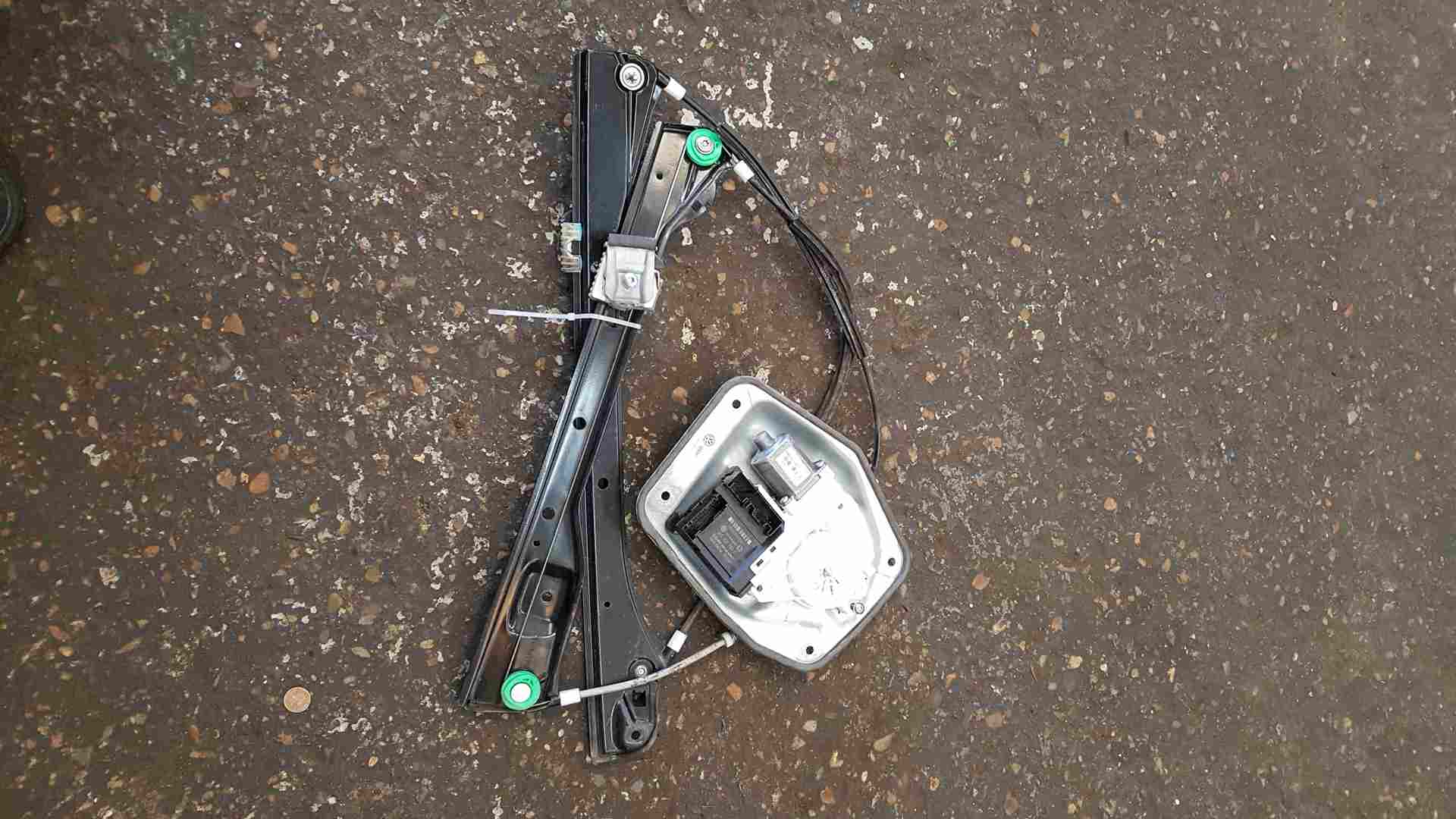 Volkswagen Golf Plus MK5 2003-2009 Passenger NSF Front Window Motor + Regulator