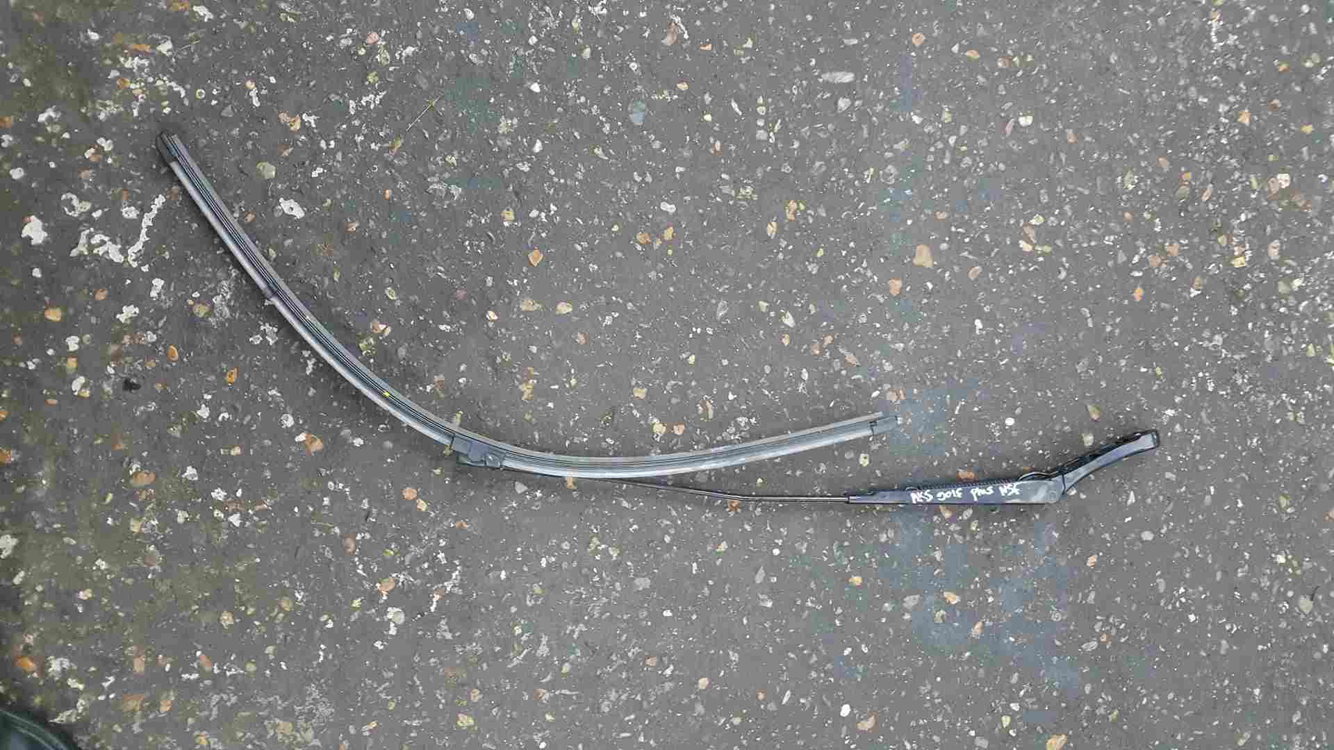 Volkswagen Golf Plus MK5 2003-2009 Passenger NSF Front Windscreen Wiper Arm