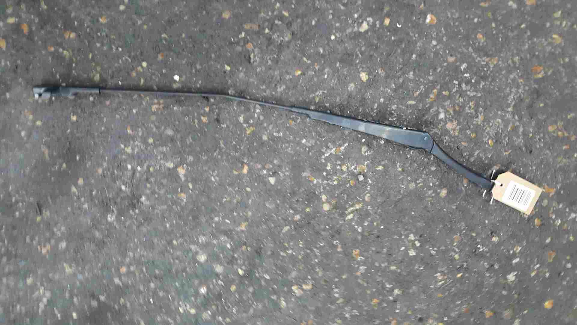 Volkswagen Golf Plus MK6 2009-2012 Drivers OSF Front Windscreen Wiper Arm
