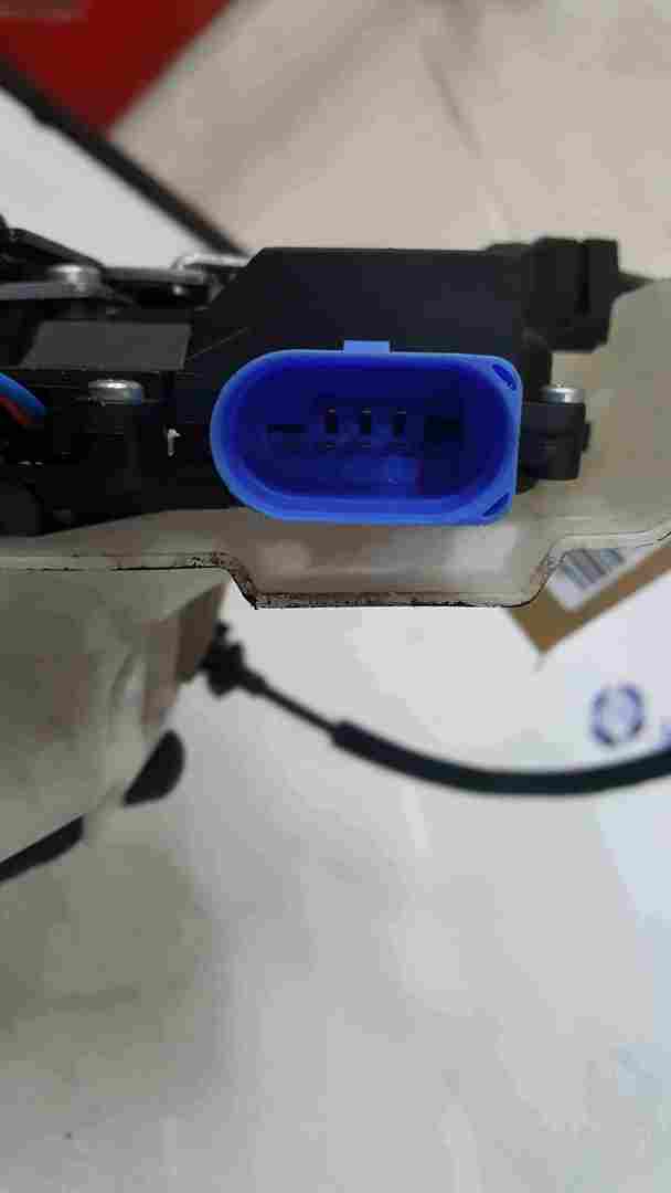 Volkswagen Golf Plus MK6 2009-2012 Passenger NSF Front Door Lock Mechanism
