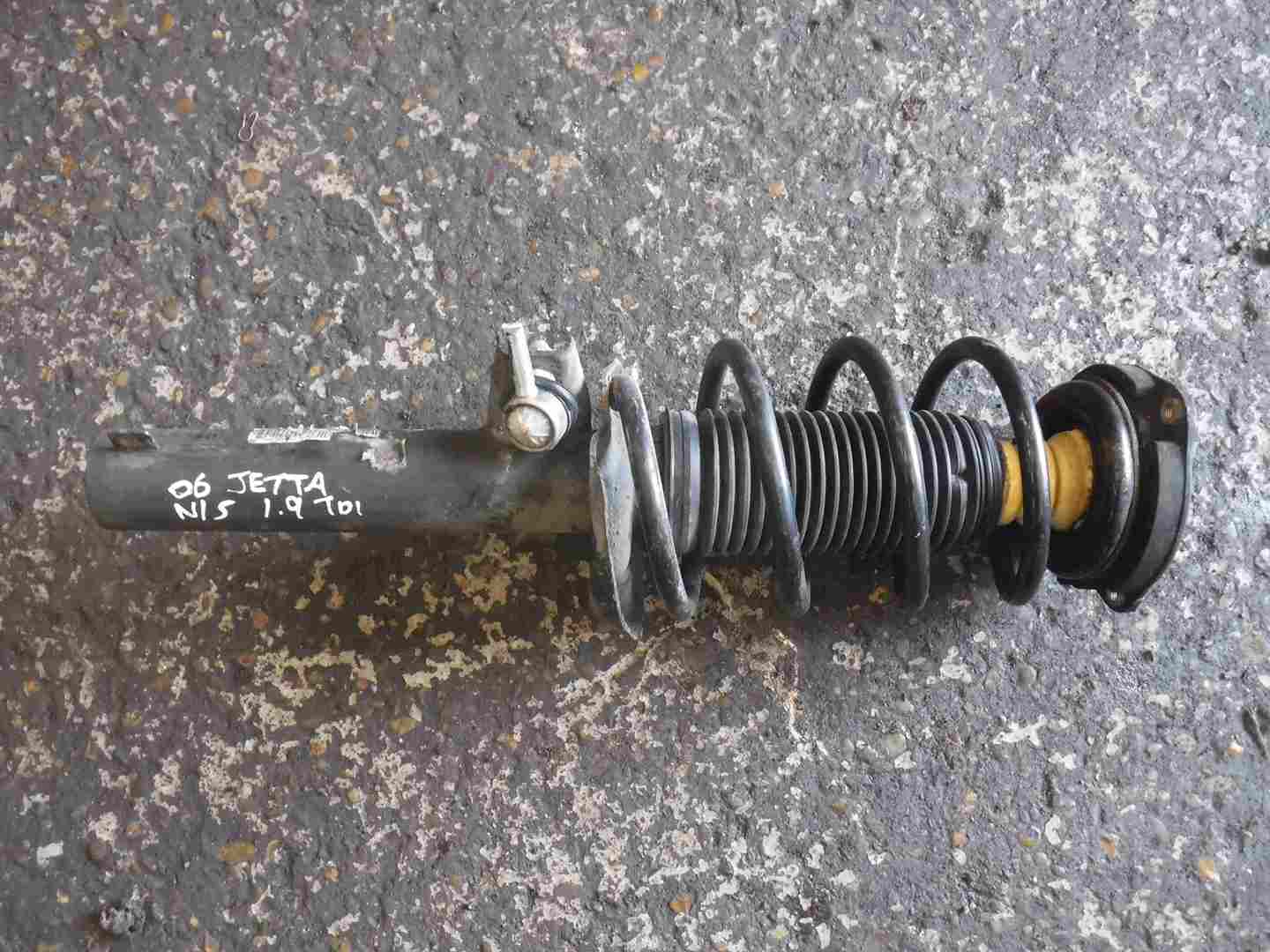 Volkswagen Jetta A5 2005-2011 2.0 TDI Drivers Passenger Front Shock Strut Spring