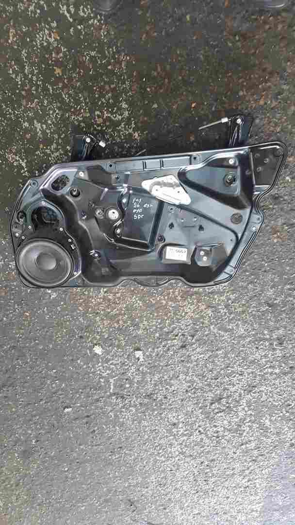 Volkswagen Passat + Estate B6 2005-2010 Drivers OSF Front Window Regulator