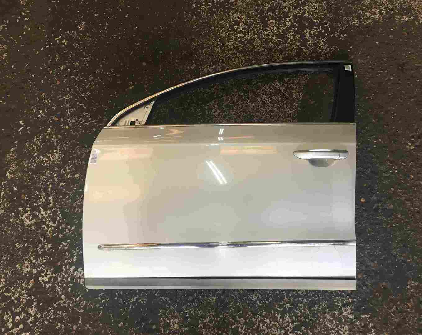 Volkswagen Passat + Estate B6 2005-2010 Passenger NSF Front Door Silver LA7W